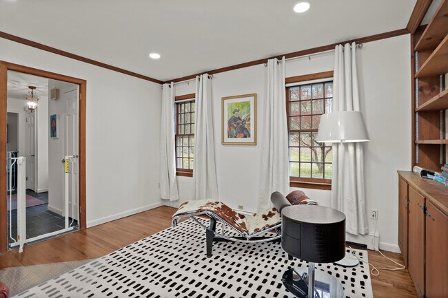 Building Photo - 52 Tannery Ln S