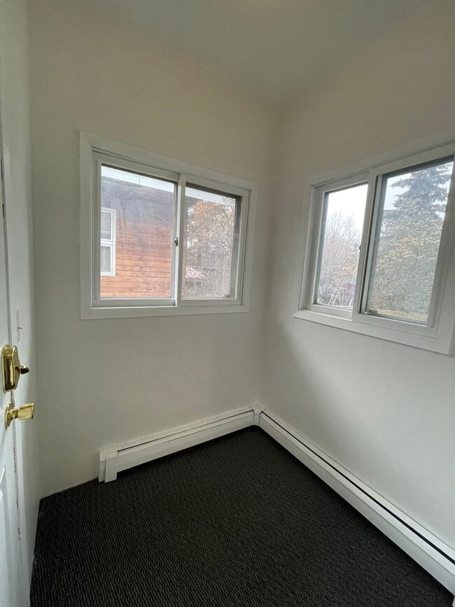 Building Photo - 3208 Doris Street