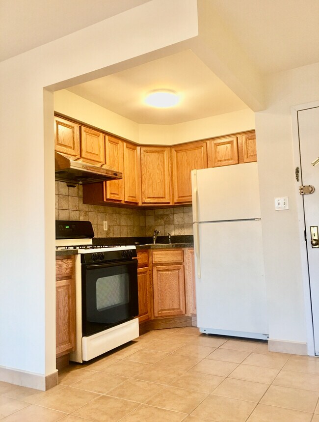 Foto del edificio - 8419 Lander St