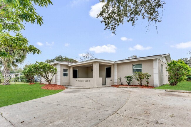 Building Photo - 5242 Lanette St