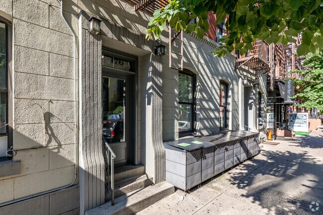 Building Photo - 176 E 85th St