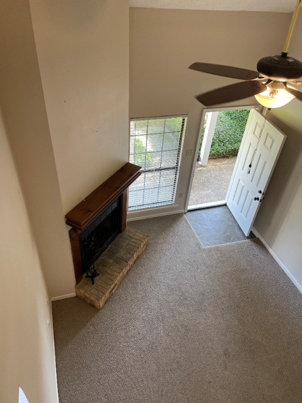 Building Photo - 1543 Sharlo Ave