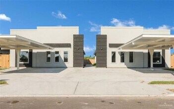 Building Photo - 909 W 13th St