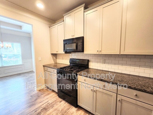 Building Photo - 123 Hickory Village Cir