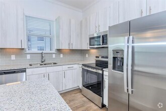Building Photo - 3030 Greenbusch Rd