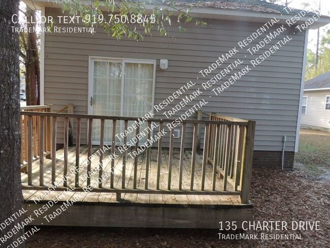 Building Photo - 135 Charter Dr