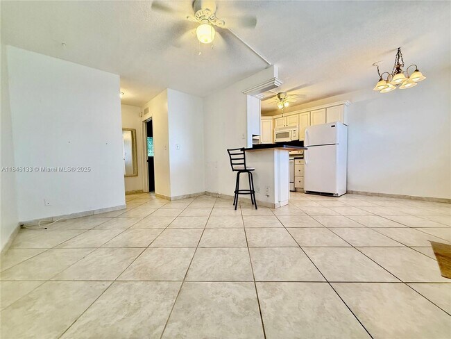 Foto del edificio - 22 SE 3rd Terrace