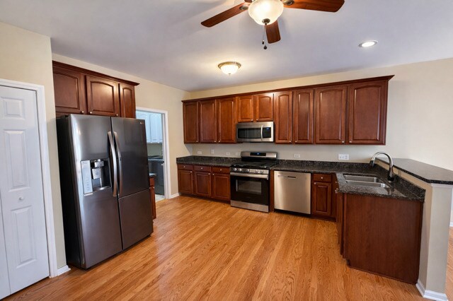 Foto del edificio - 467 Vaughn Cir