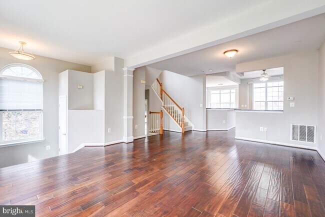 Building Photo - 6160 Cinnamon Ct