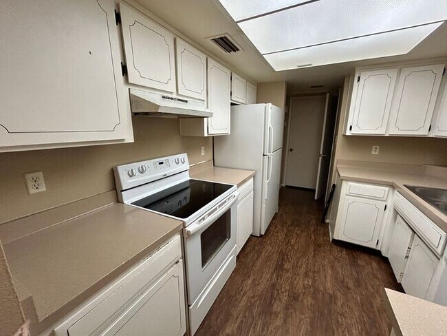 Building Photo - 5258 S Monaco Dr, Tempe, AZ 85283