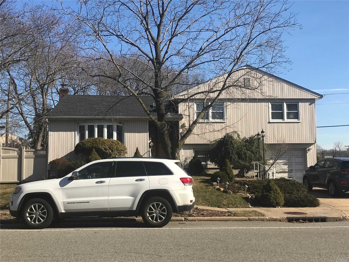 Primary Photo - 178 Gerhard Rd