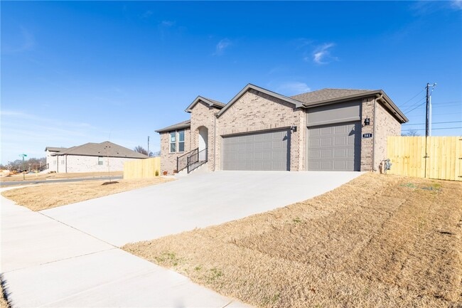 Building Photo - 581 Crystal Drive