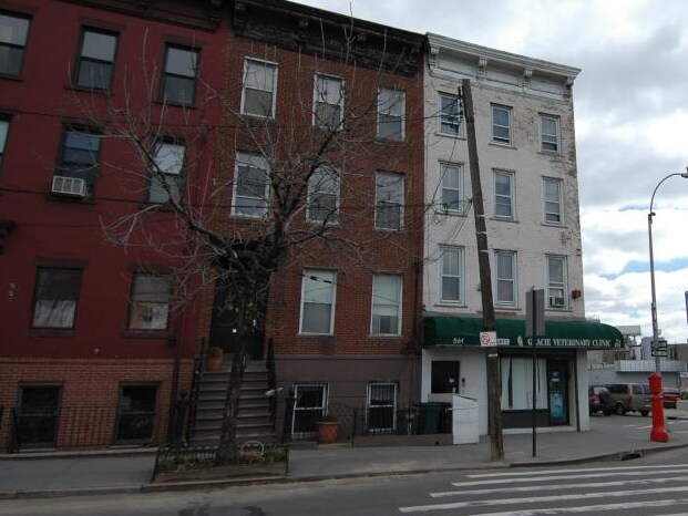 Clinton Street - 561 Clinton St