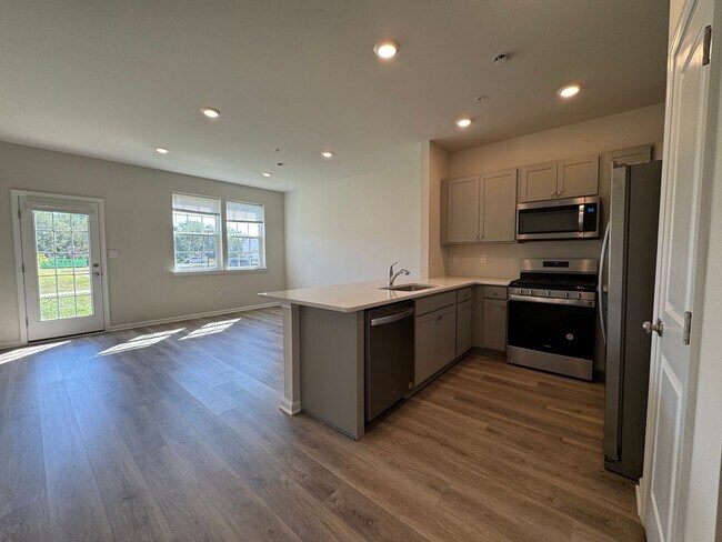 Foto del edificio - PARKLAND SCHOOLS- NEW CONSTRUCTION 3 BDRM ...