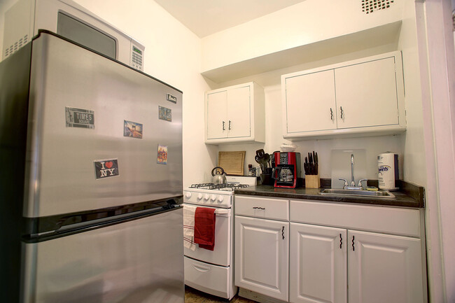 Kitchen - 64 W 82nd St