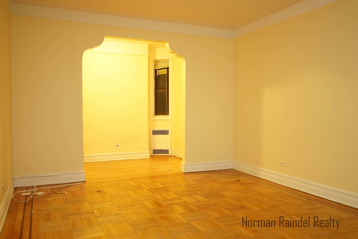 Foto principal - 8223 Bay Pkwy