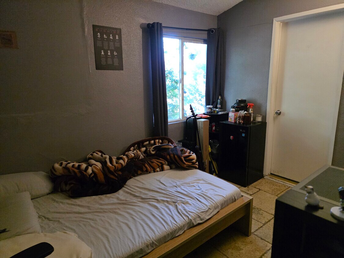 Foto principal - 20560 Parthenia St