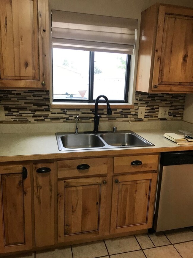 Foto del edificio - 2 Bed, 2.5 Bath Westend Condo!