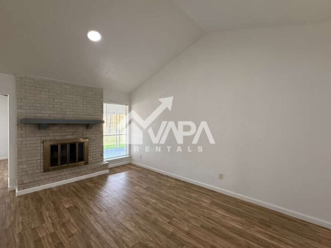 Building Photo - 5019 Starfire St