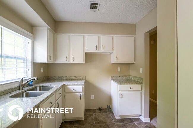 Foto del edificio - 9212 Woodhill Ln
