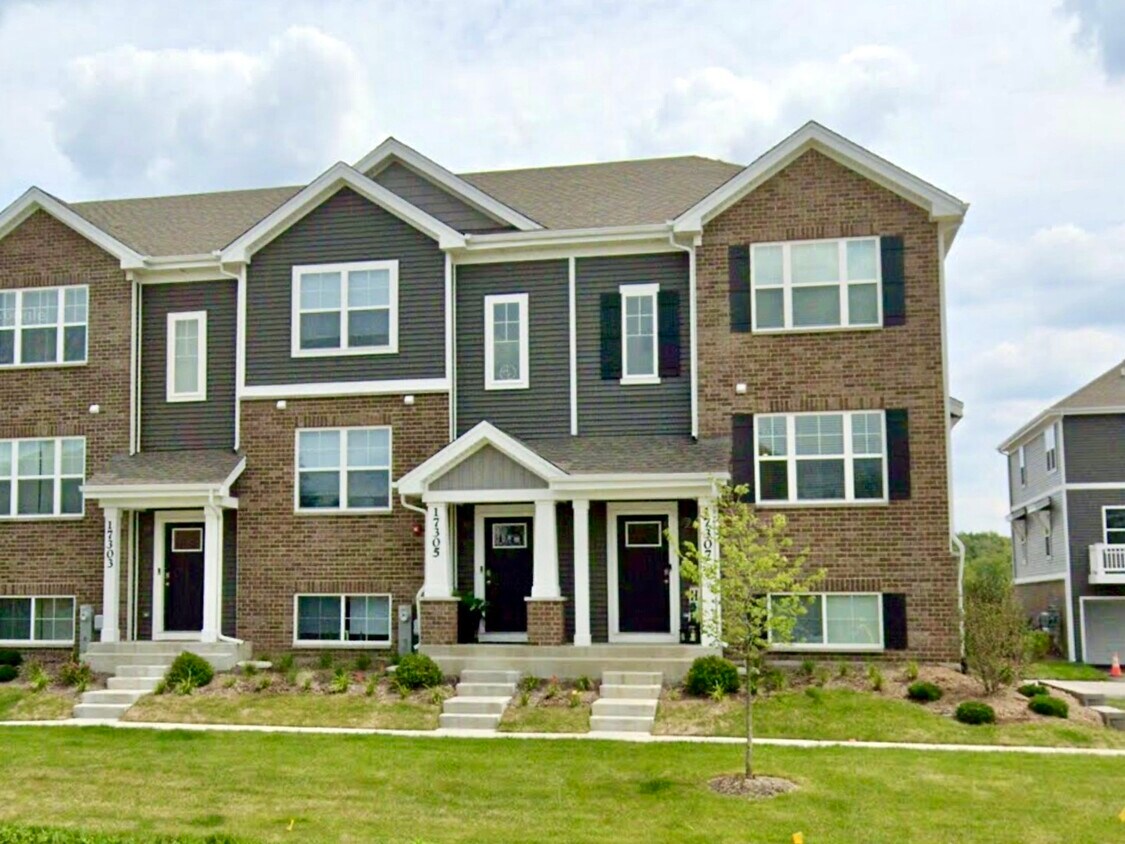 Foto principal - 17307 Roscommon Rd