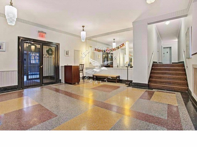 Primary Photo - 305 W 52nd St