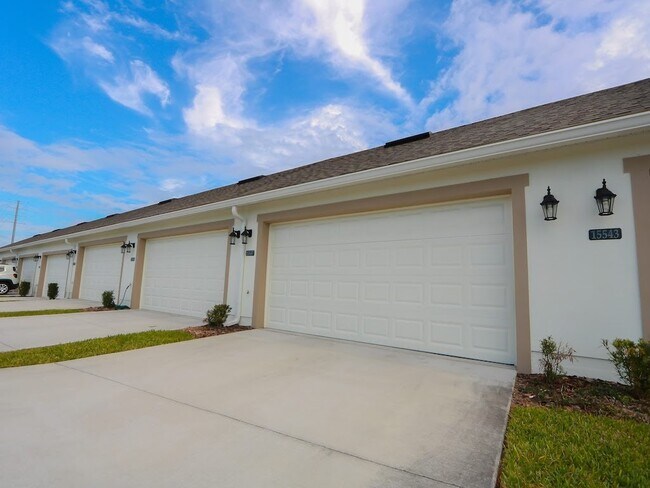 Building Photo - 15537 Honeybell Dr