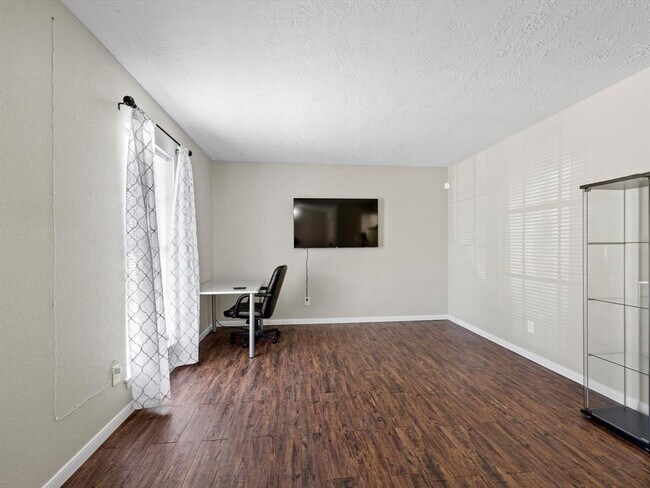 Foto del edificio - 9021 Gaylord Dr