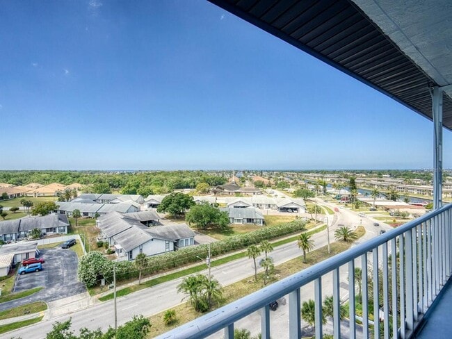 Foto del edificio - 4939 Floramar Terrace