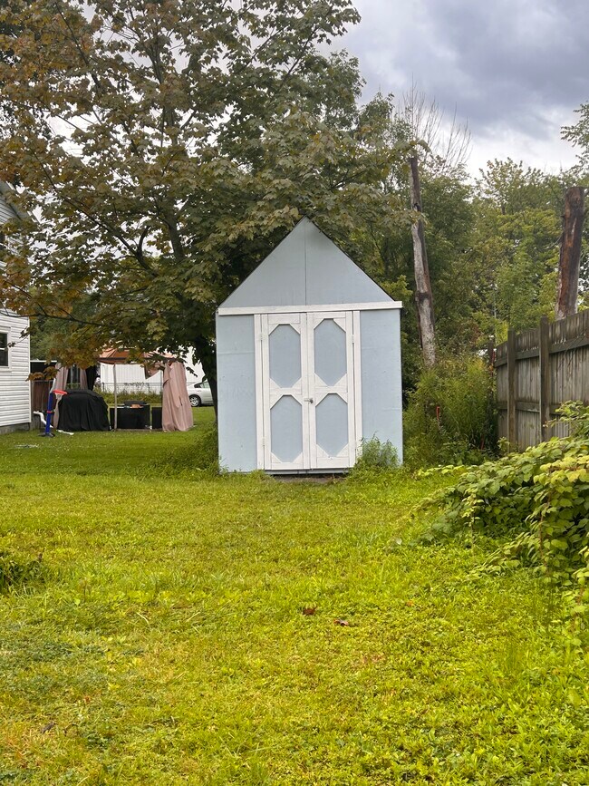 Foto del edificio - 9609 Maplewood St