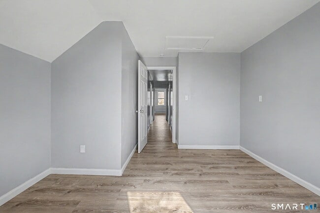 Building Photo - 23 Beacon St