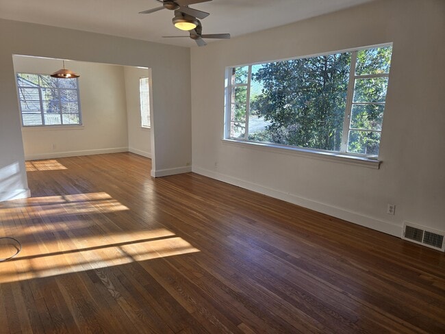 Building Photo - 1831 W 1st St