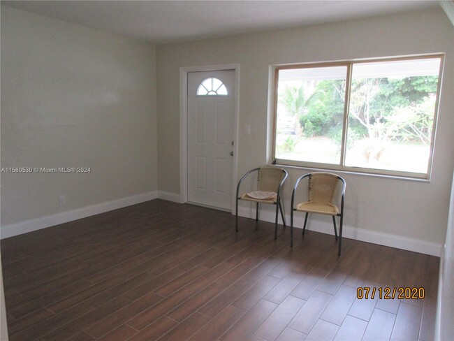 Foto del edificio - 2632 NE 14th Terrace