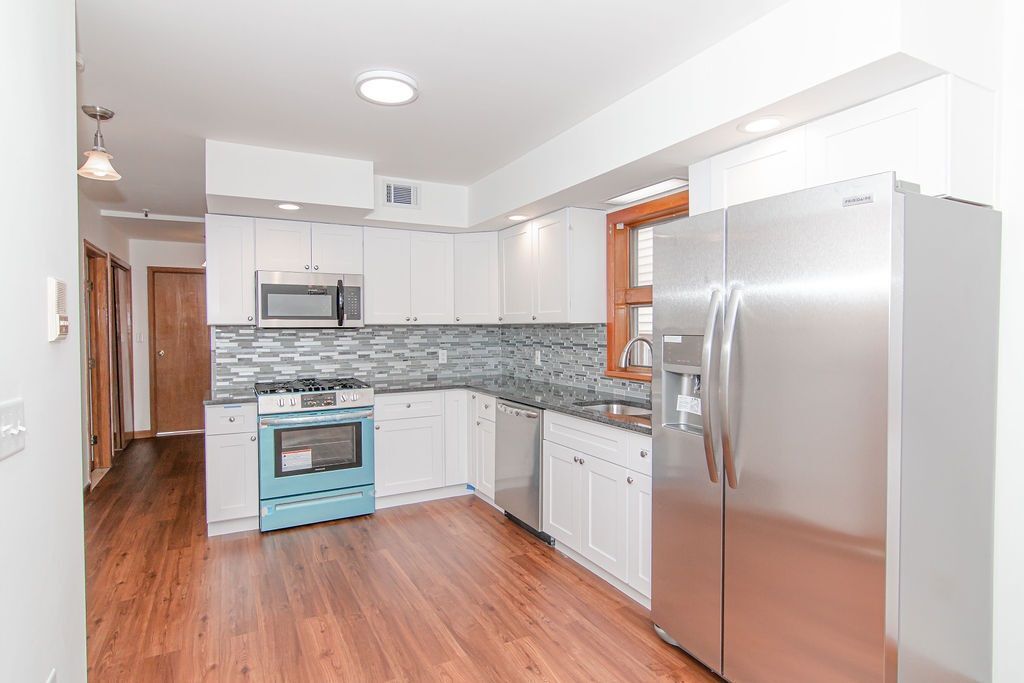 Newly Renovated Kitchen - 2 Chase Ct