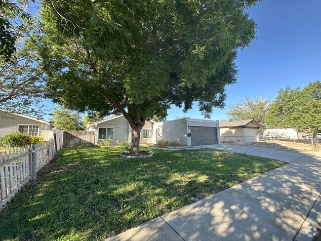 Building Photo - 3712 W Avenue K14