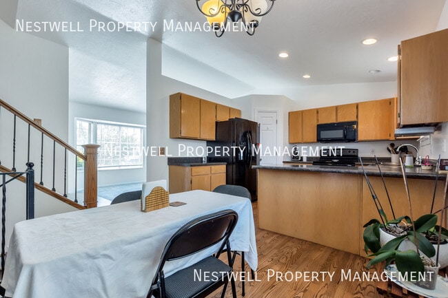 Building Photo - Beautiful 4-Bed Home in Vibrant Salt Lake ...