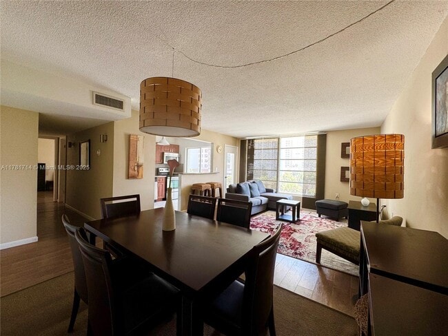 Foto del edificio - 1750 NE 115th St
