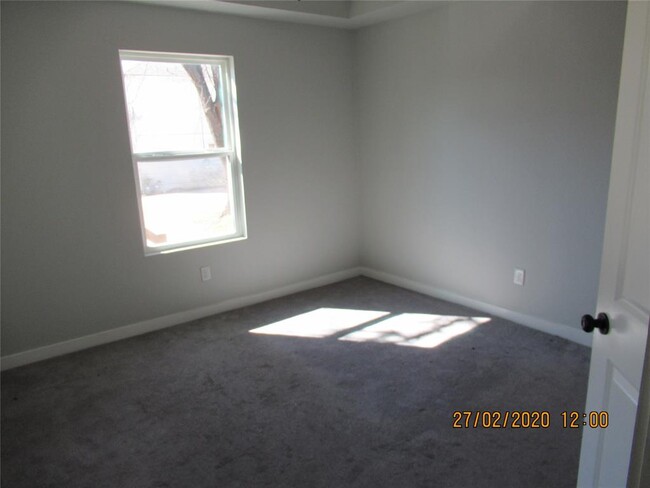 Foto del edificio - 626 W Crawford St