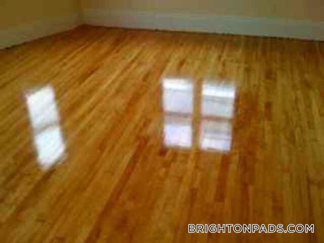 Building Photo - 30 Brooks St