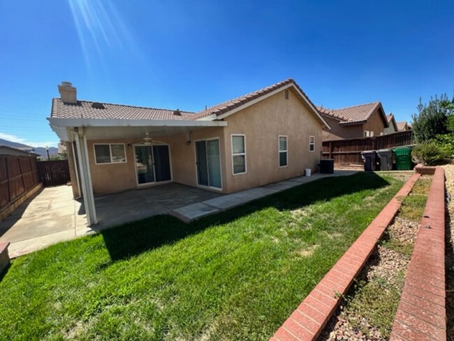 Building Photo - 3 Bedroom, 55 & older Property! 2645 Rainb...