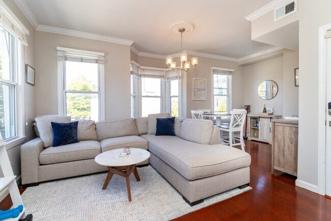 Building Photo - 201 D St