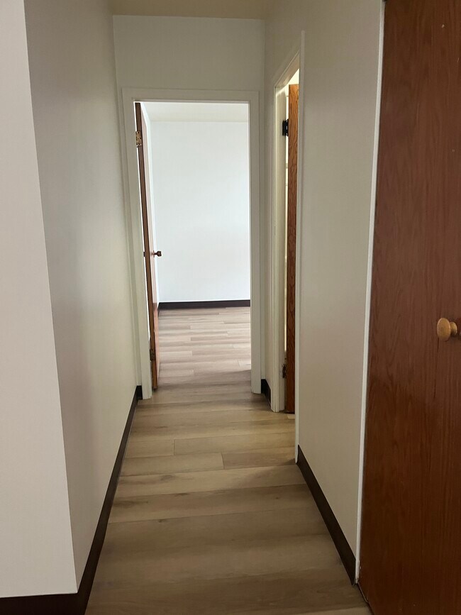 Photo du bâtiment - 409 4th Av N