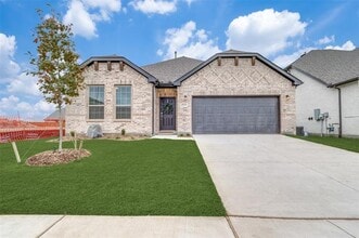 Building Photo - 3737 Paradise Way