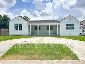 Building Photo - 233 Jefferson Heights Ave