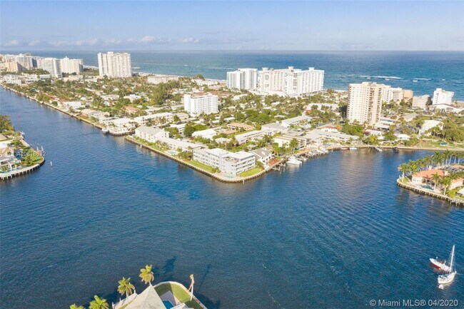 Foto del edificio - 1201 S Riverside Dr