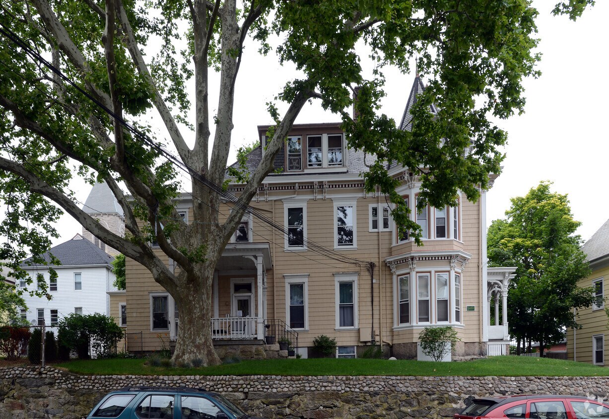 237 Collette St, New Bedford, MA 02746 Apartments in New Bedford, MA