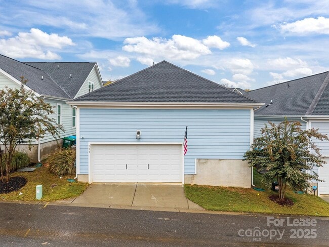 Building Photo - 113 Mac Aly