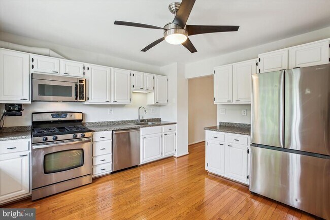 Foto del edificio - 8258 Cedar Landing Ct