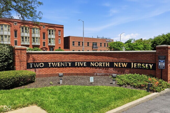 Foto del edificio - 225 N New Jersey St