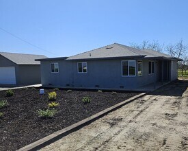 Building Photo - 5944 California Ave